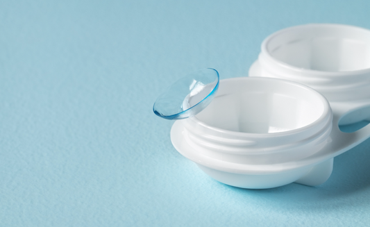 Are there advantages to using silicone hydrogel contact lenses?